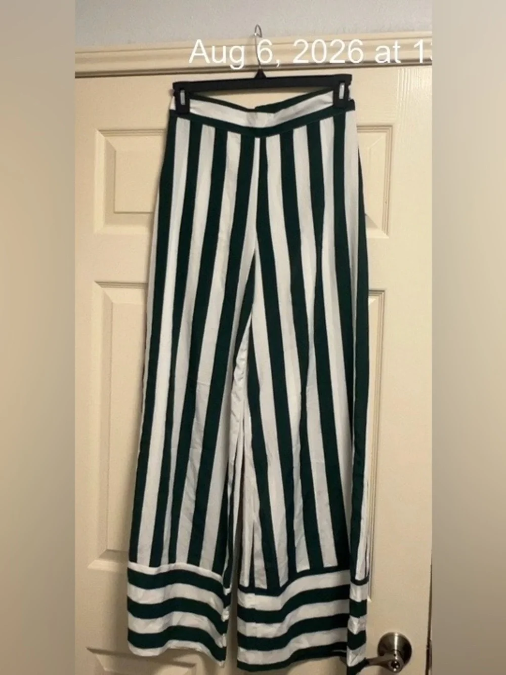 Boohoo Dark Green & White Vertical Stripe Wide-Leg Pants (Bin 5-030)